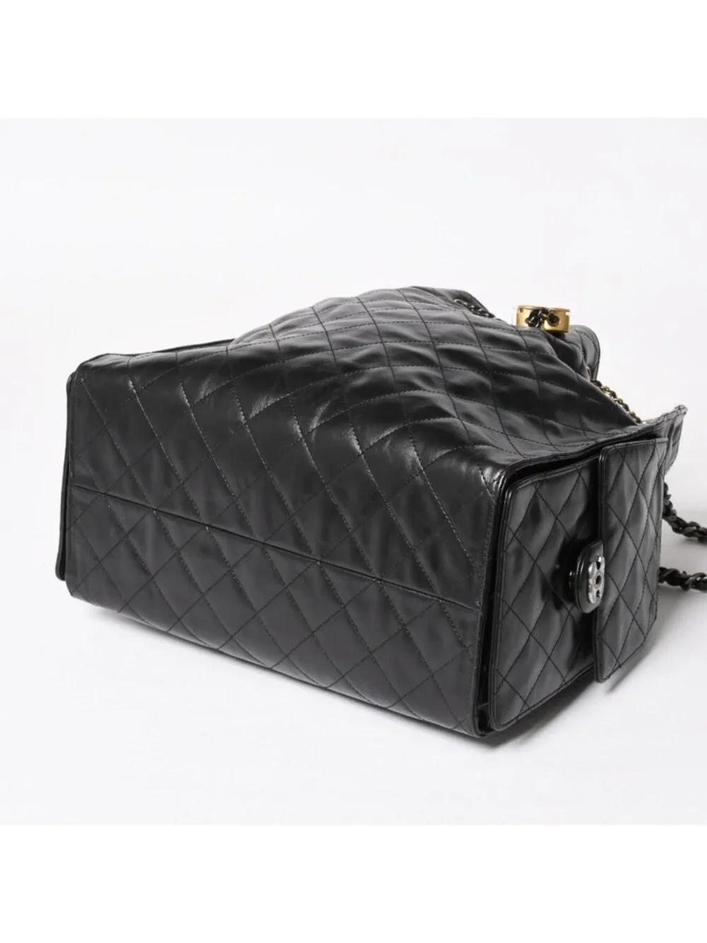 Chanel 25 Large Handbag Base Grained Calfskin CC Logo Black